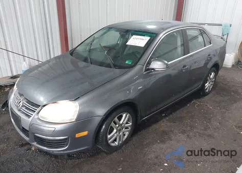 2007 Volkswagen Jetta Wolfsburg z USA, uszkodzony, nr VIN 3VWEG71KX7M198178